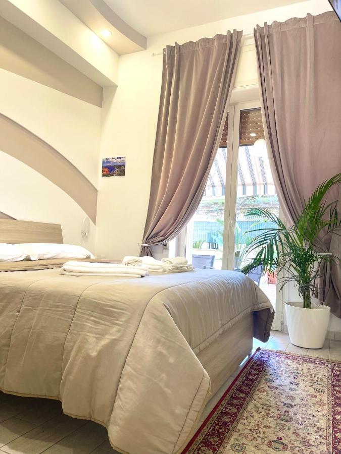 Terrazza Garibaldi Bed and Breakfast Napels Buitenkant foto