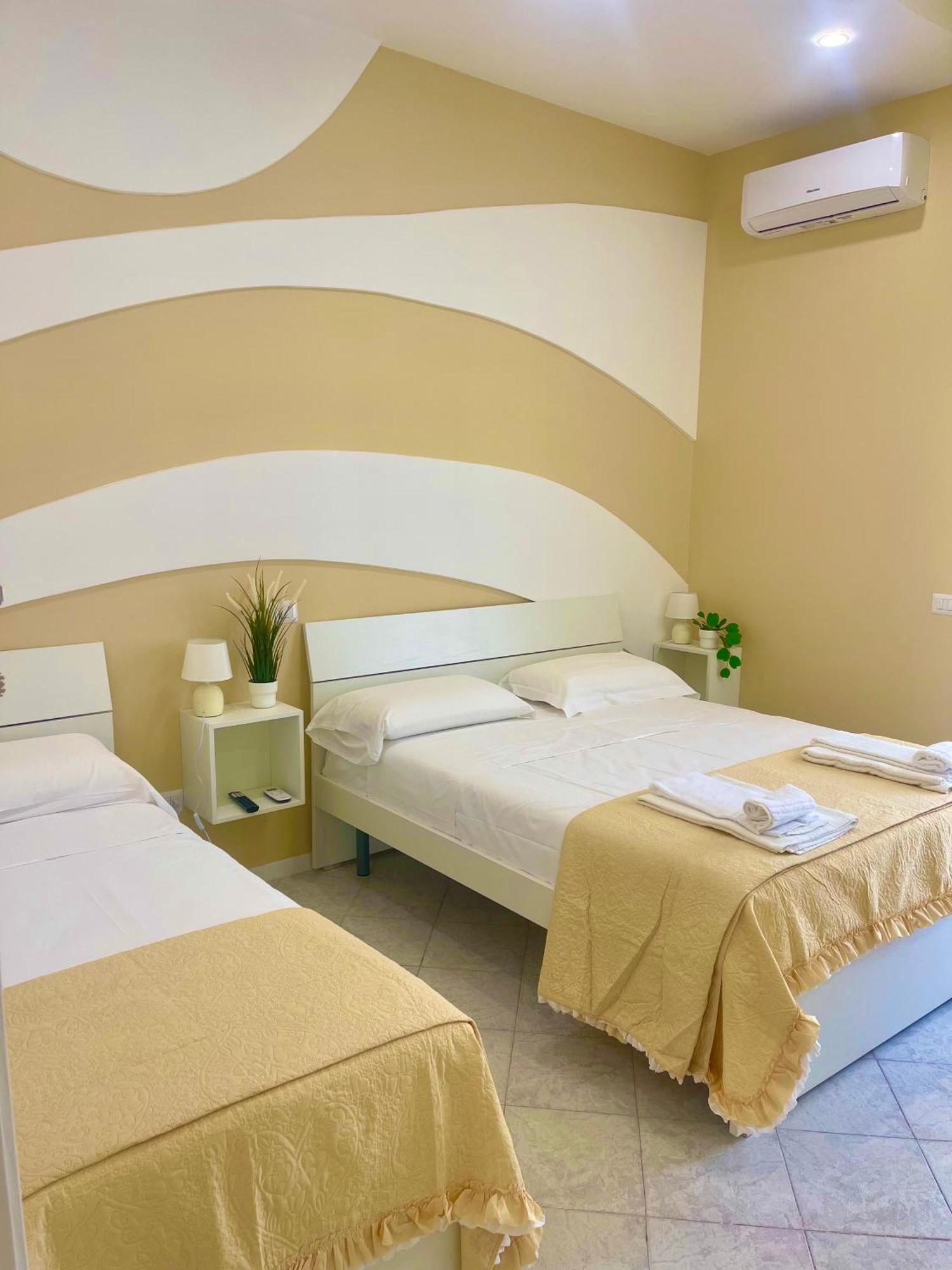 Terrazza Garibaldi Bed and Breakfast Napels Buitenkant foto
